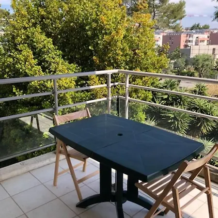 Pretty 38 M With Balcony - 10 Min From The Center Apartament